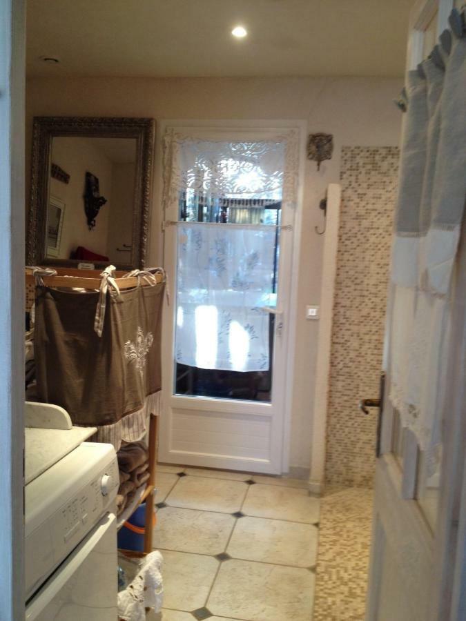 L'Oustalet Apartment La Tour-d'Aigues Ngoại thất bức ảnh