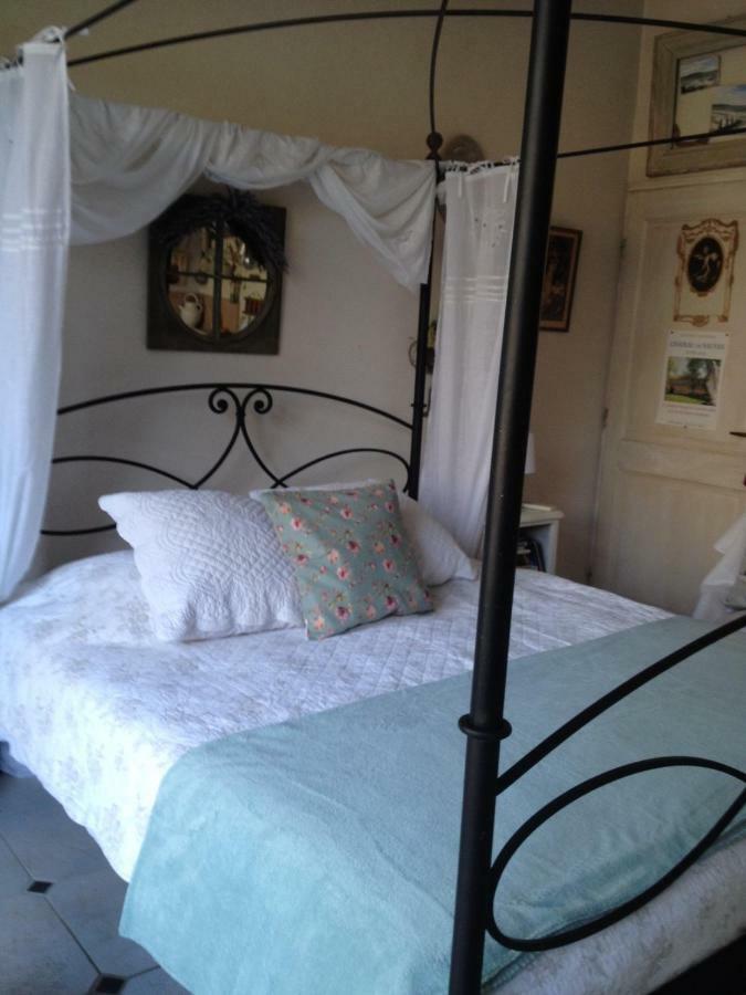 L'Oustalet Apartment La Tour-d'Aigues Ngoại thất bức ảnh